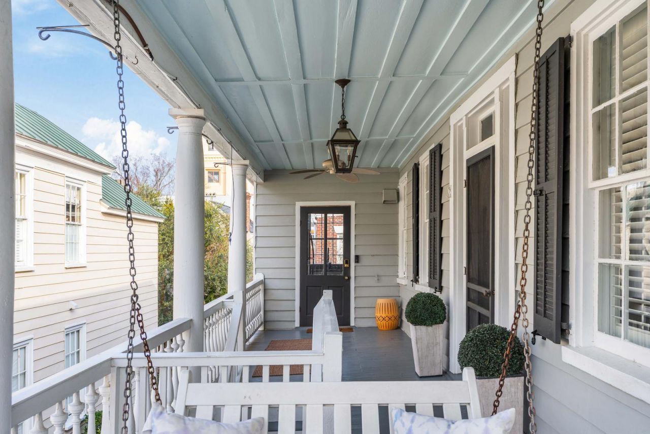 104 Queen Street Photo 4