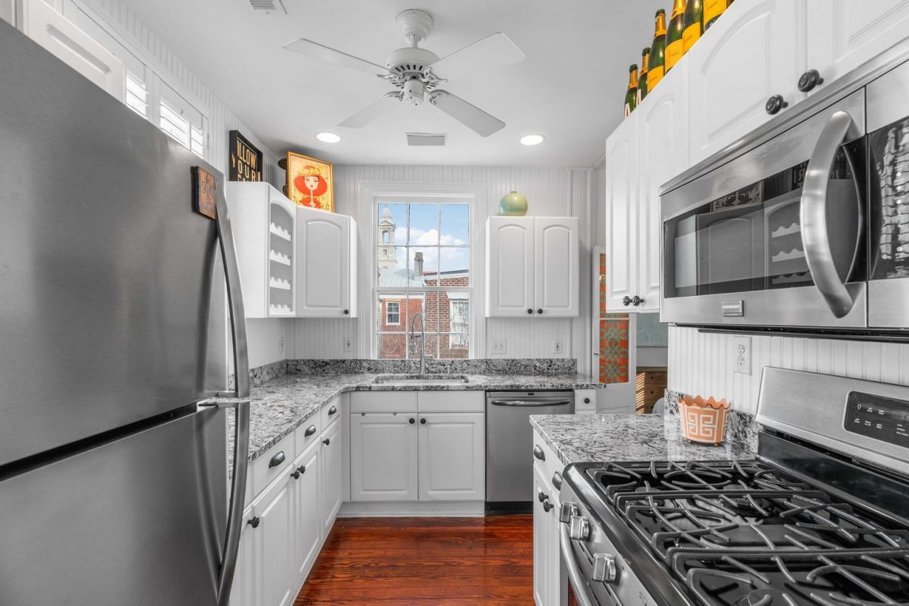 104 Queen Street Photo 6