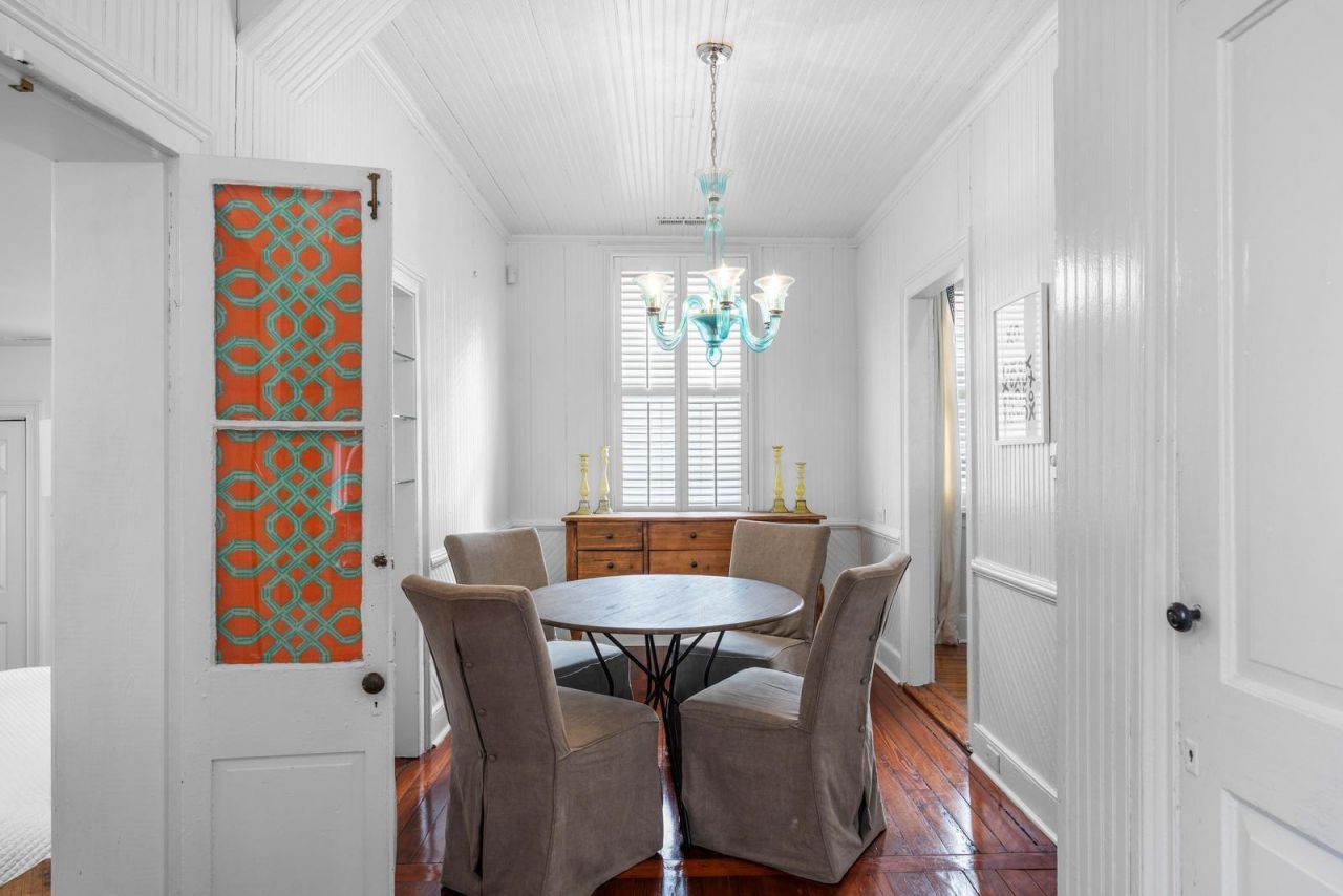 104 Queen Street Photo 7