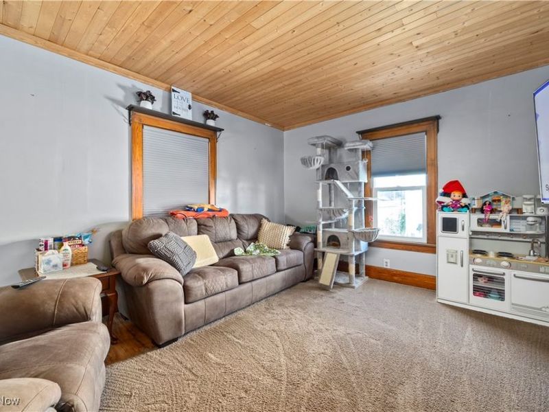 1685 E 36th Street, Lorain, OH 44055 Photo 6