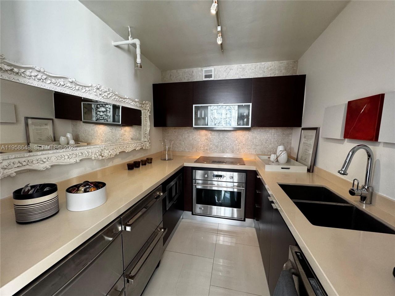 1000 West Ave , Unit 1111, Miami Beach, FL 33139 Photo