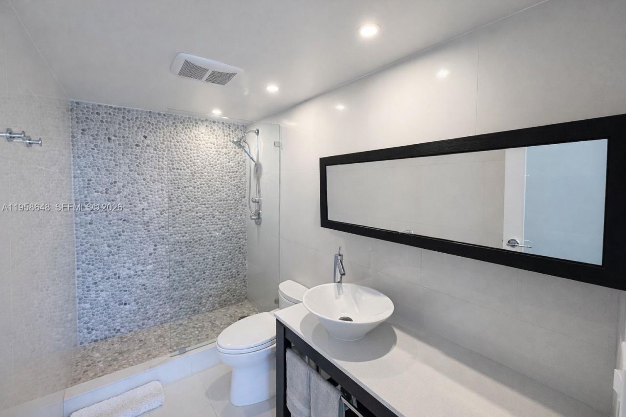 1000 West Ave , Unit 1111, Miami Beach, FL 33139 Photo