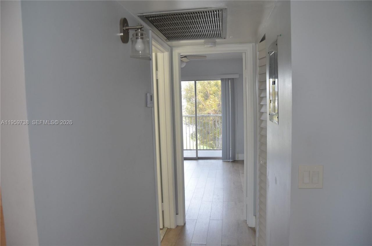 13475 SW 9th St, Unit 407-A, Pembroke Pines, FL 33027 Photo