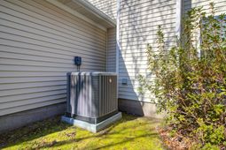 4084 Laurelwood Drive photo 4