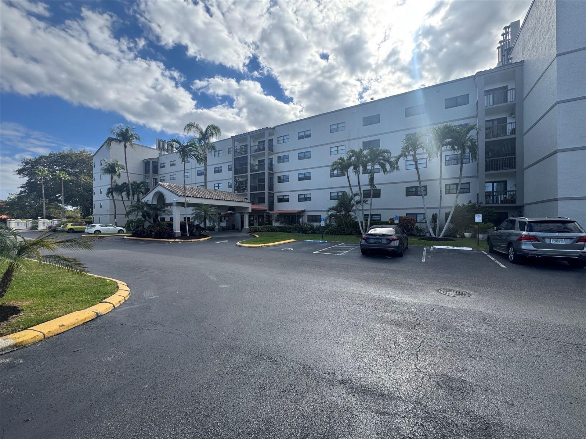 701 NW 19th St, Unit 503, Fort Lauderdale, FL 33311 Photo