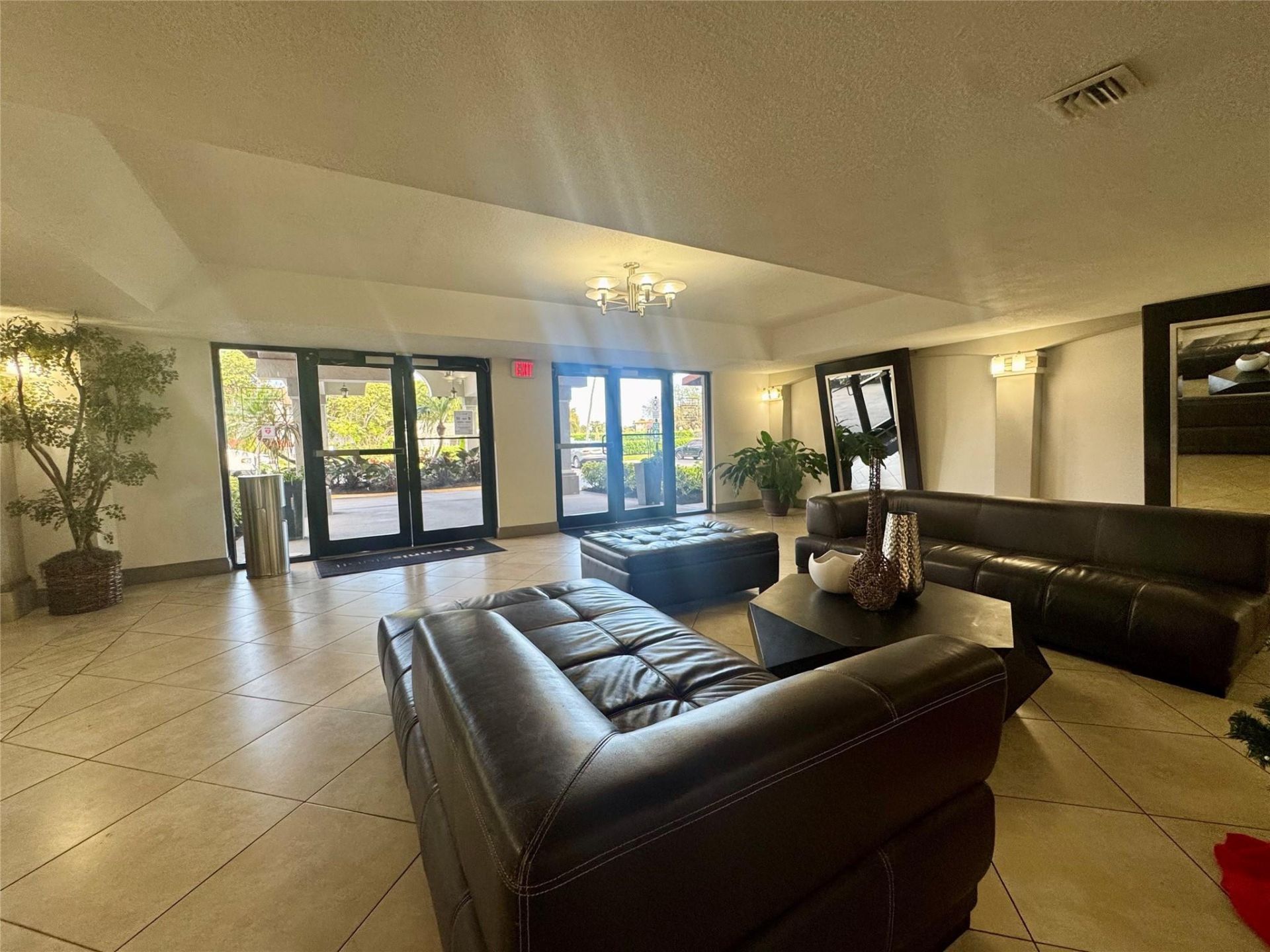 701 NW 19th St, Unit 503, Fort Lauderdale, FL 33311 Photo