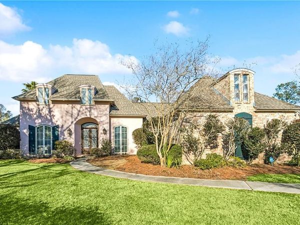 362 WINCHESTER Circle, Mandeville, LA 70448