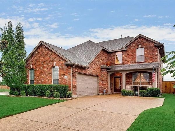 2703 Waterway Drive, Grand Prairie, TX 75054