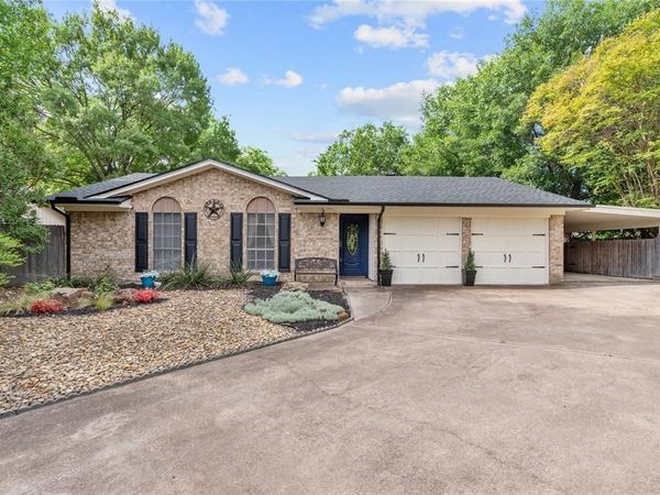 4208 Shipley Court, Benbrook, TX 76116