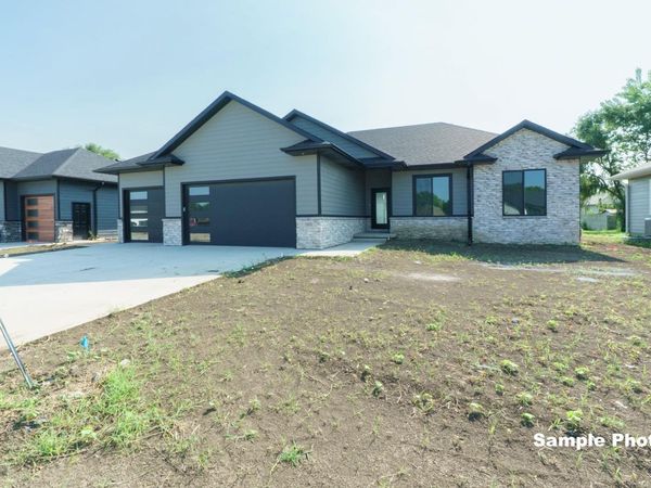 1840 Ogden Ct., South Sioux City, NE 68776