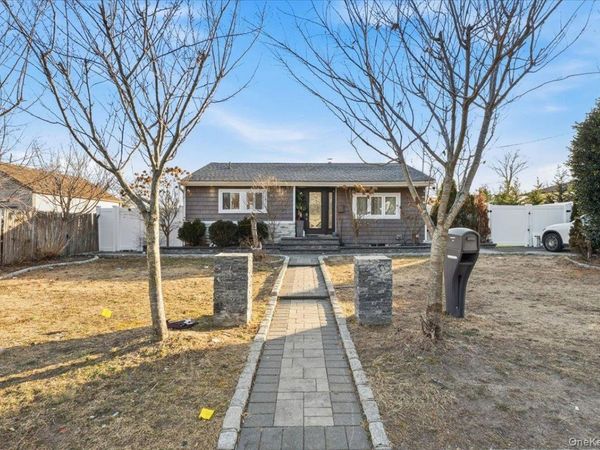 28 Hemlock Street, Central Islip, NY 11722