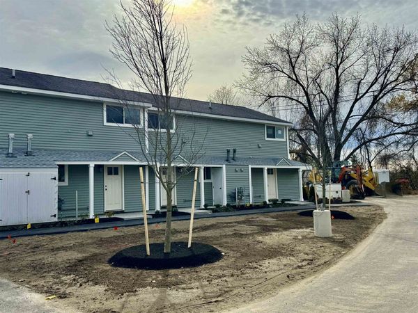 13 Birdie Grove, Unit 4, Rochester, NH 03839