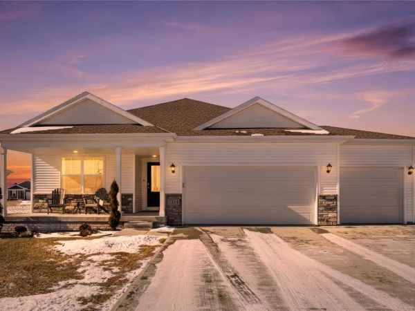 7114 Harlan Eddy Drive SW, Cedar Rapids, IA 52404