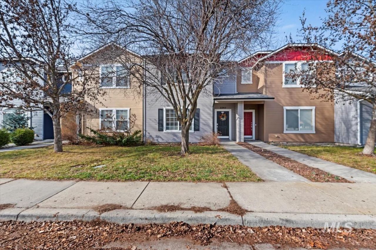 2205 S Leadville Ave, Boise, ID 83706 Main Photo