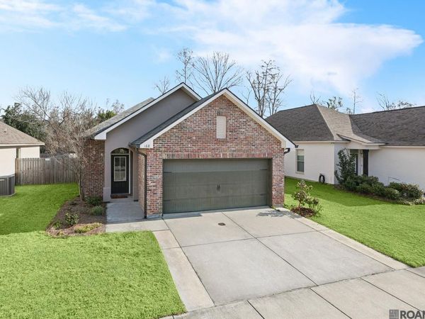 168 Lake Breeze Dr, Baton Rouge, LA 70820