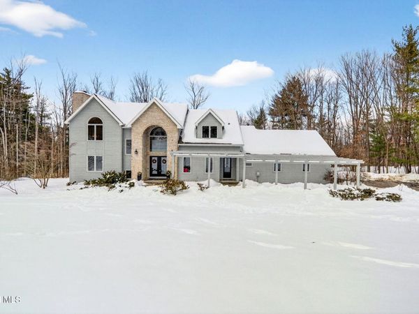 27 Indian Pipe Drive, Wynantskill, NY 12198