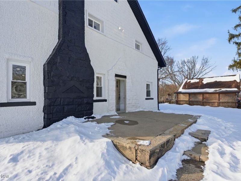 4689 Crystal Lake Avenue NW, Canal Fulton, OH 44614 Photo 2