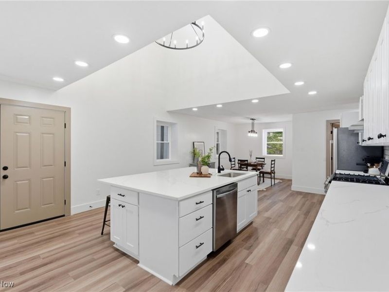 4689 Crystal Lake Avenue NW, Canal Fulton, OH 44614 Photo 8