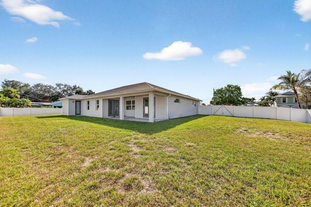 2017 SW Justison Avenue, Port Saint Lucie, FL 34953 Photo