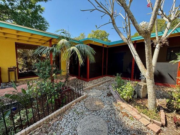 2048 SW 28th Ter, Fort Lauderdale, FL 33312