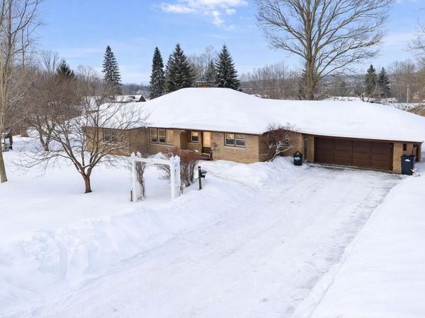 908 N Taffee Drive, Hastings, MI 49058