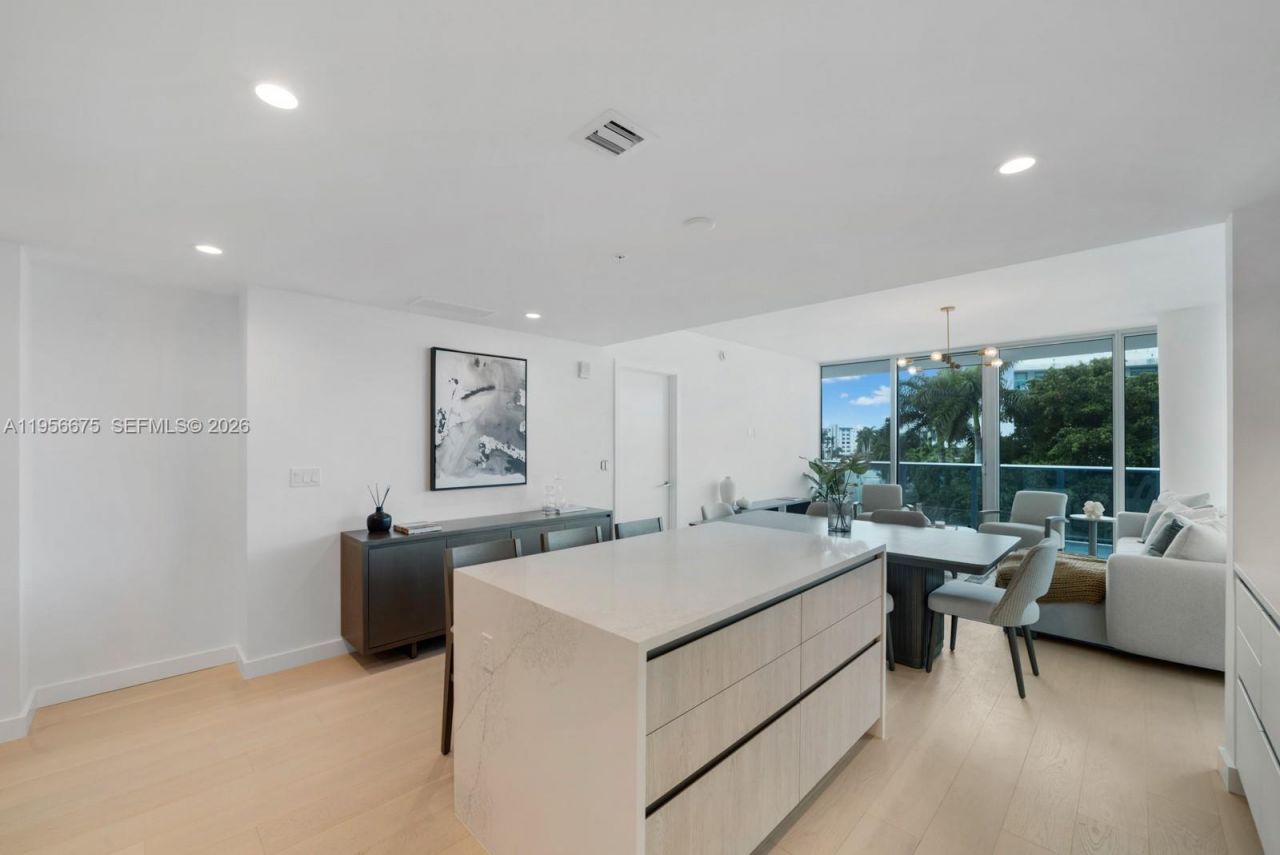 9221 E Bay Harbor Drive , Unit 412, Bay Harbor Islands, FL 33154 Photo