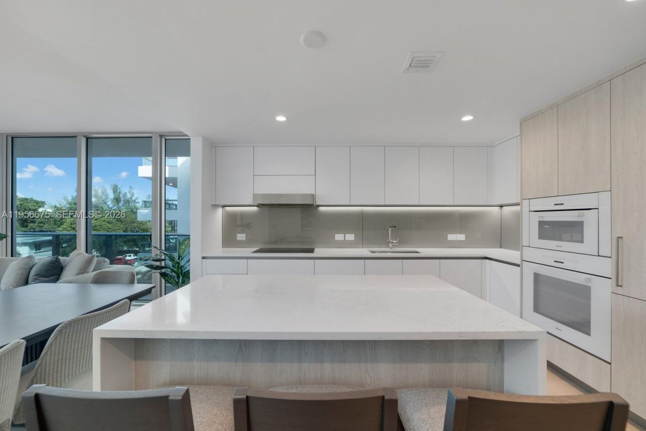 9221 E Bay Harbor Drive , Unit 412, Bay Harbor Islands, FL 33154 Photo