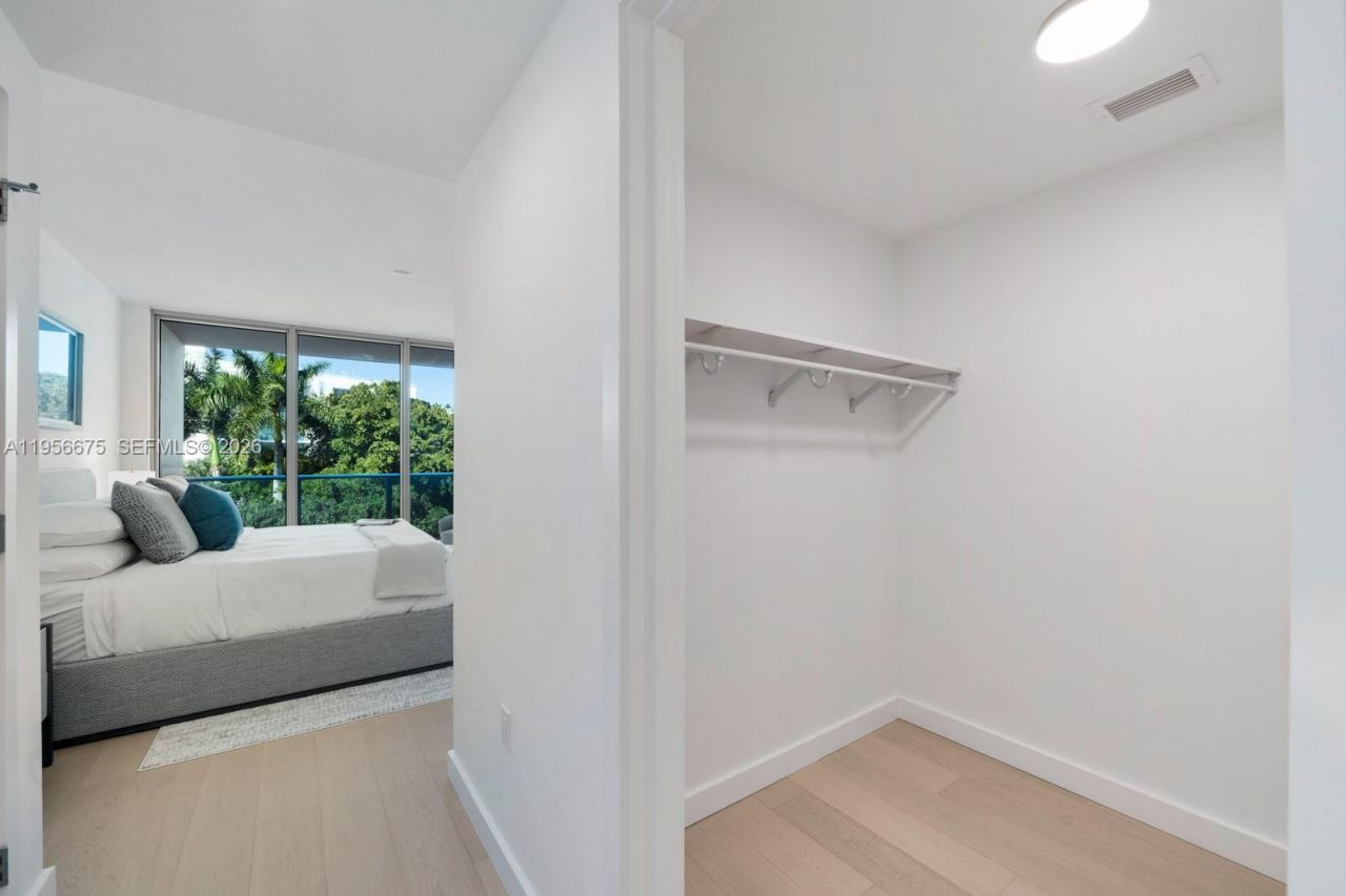 9221 E Bay Harbor Drive , Unit 412, Bay Harbor Islands, FL 33154 Photo