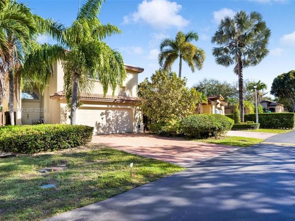 5337 NW 113th Pl, Doral, FL 33178