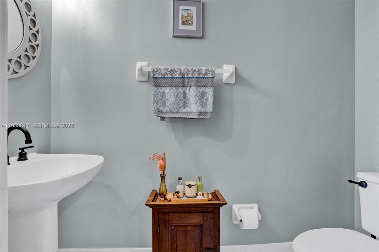 5337 NW 113th Pl, Doral, FL 33178 Photo