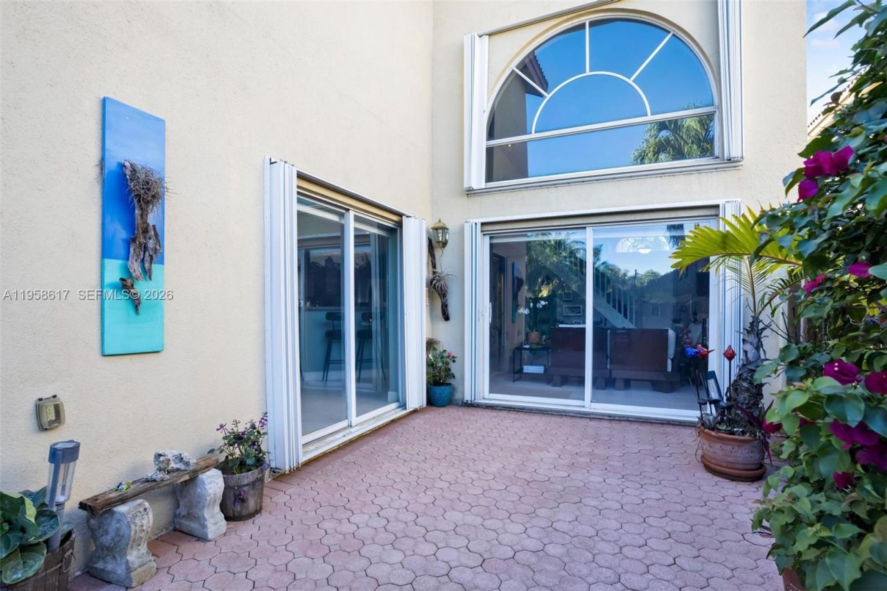 5337 NW 113th Pl, Doral, FL 33178 Photo