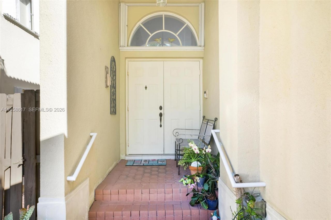 5337 NW 113th Pl, Doral, FL 33178 Photo