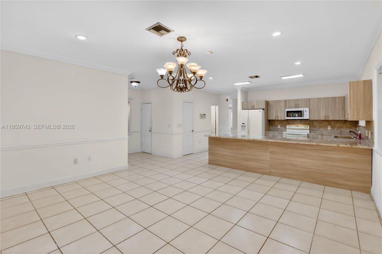 159 SW 25th Rd, Miami, FL 33129 Photo