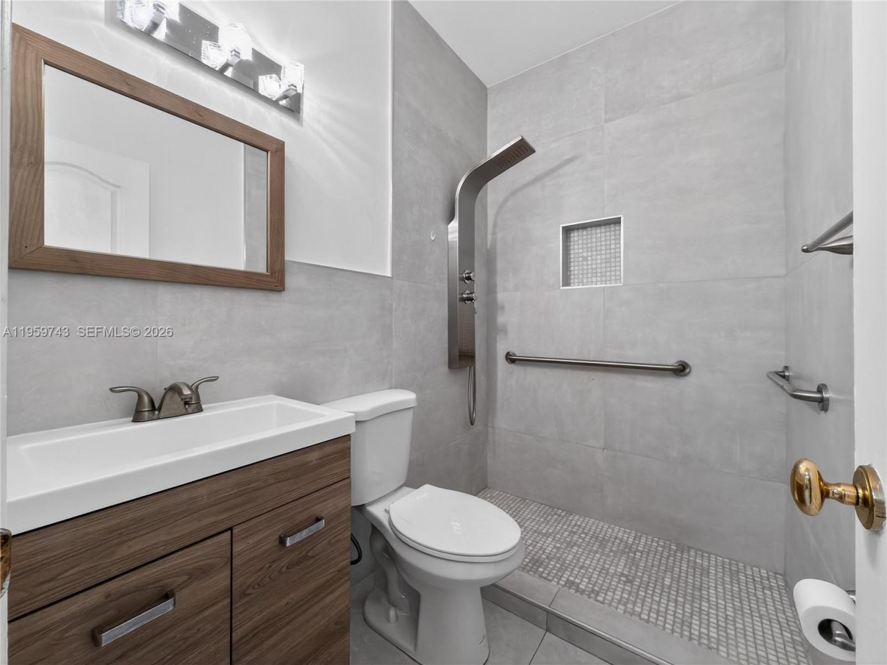 159 SW 25th Rd, Miami, FL 33129 Photo