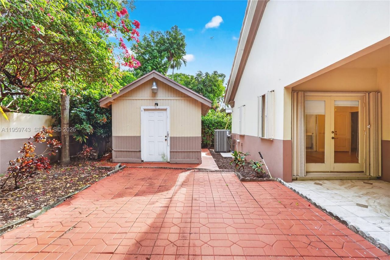 159 SW 25th Rd, Miami, FL 33129 Photo