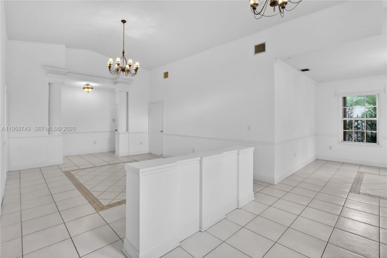 159 SW 25th Rd, Miami, FL 33129 Photo