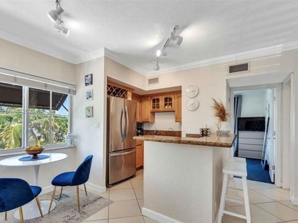 924 SE 2nd St , Unit 19, Fort Lauderdale, FL 33301