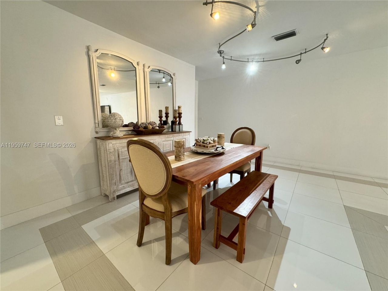 7002 Holly Rd, Miami Lakes, FL 33014 Photo