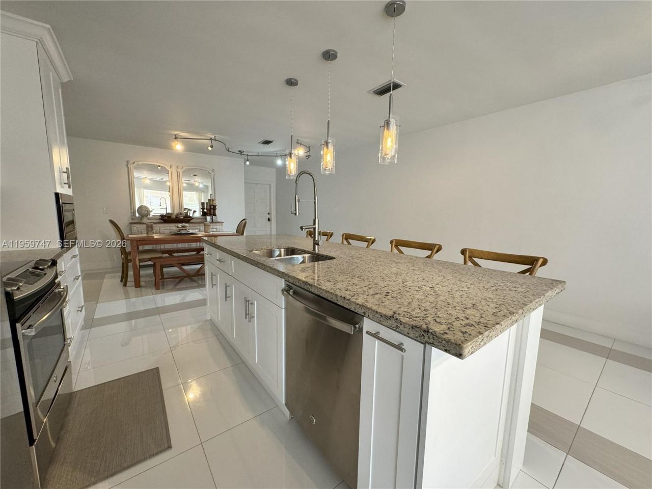 7002 Holly Rd, Miami Lakes, FL 33014 Photo