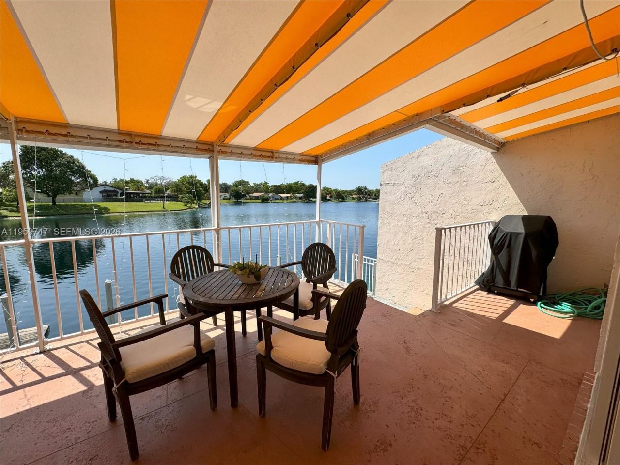 7002 Holly Rd, Miami Lakes, FL 33014 Photo