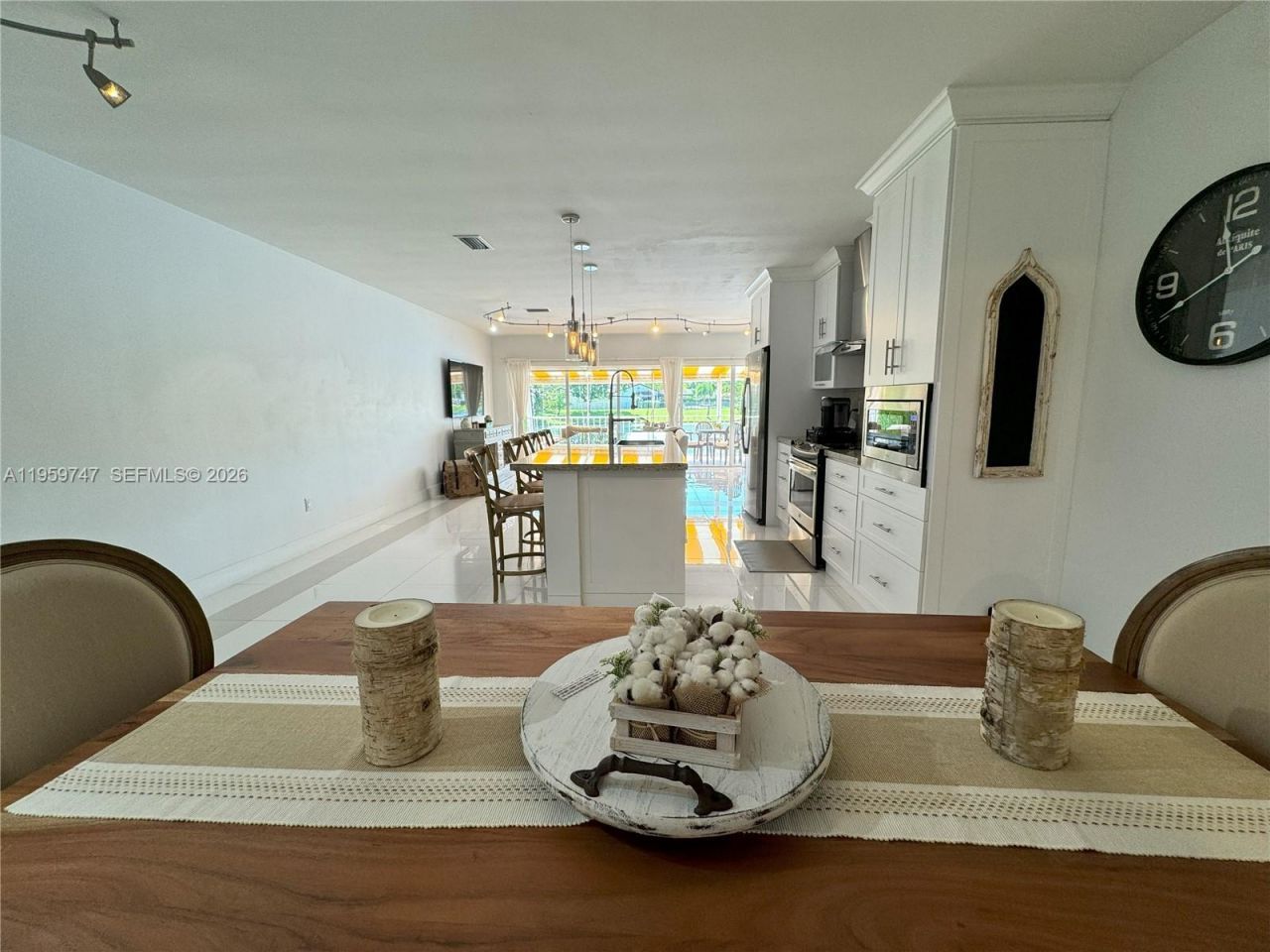 7002 Holly Rd, Miami Lakes, FL 33014 Photo