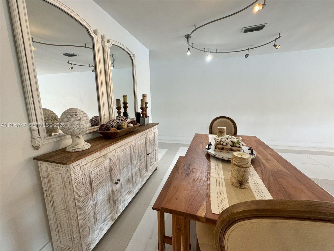 7002 Holly Rd, Miami Lakes, FL 33014 Photo