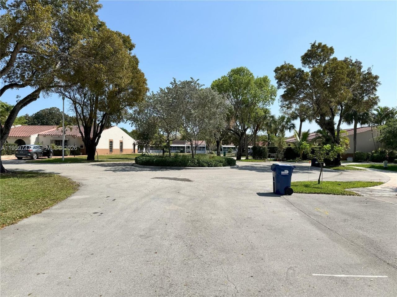 7002 Holly Rd, Miami Lakes, FL 33014 Photo