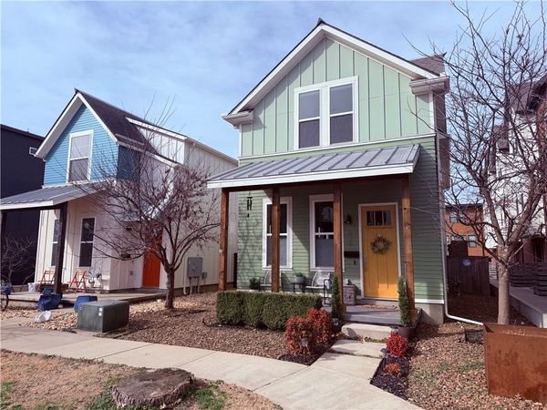 634 SW B Street , Bentonville, AR 72712