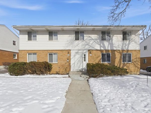 630 Westmoreland Drive, Vernon Hills, IL 60061