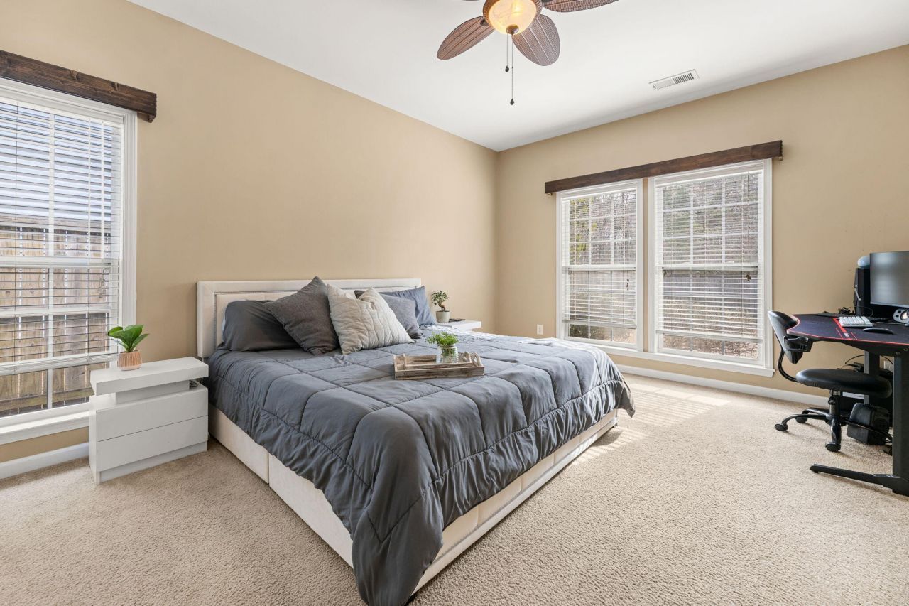 212 Mayfield Drive Photo 12