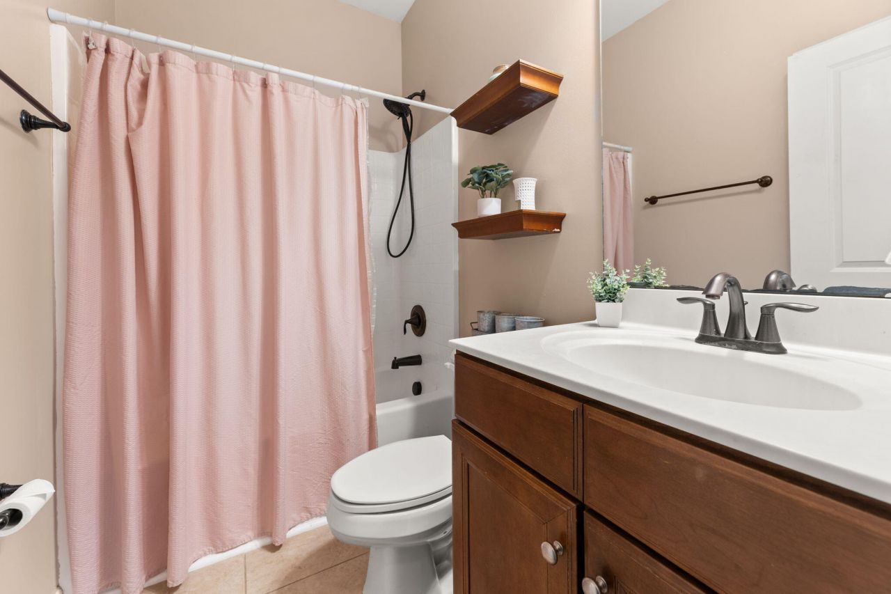 212 Mayfield Drive Photo 17