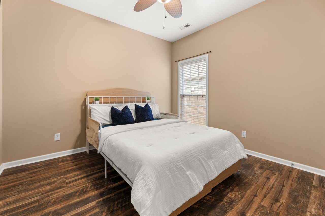 212 Mayfield Drive Photo 18