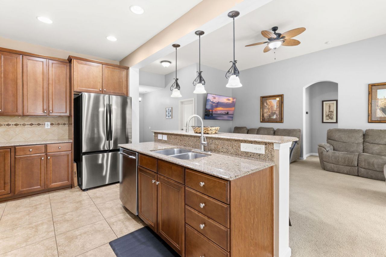 212 Mayfield Drive Photo 7