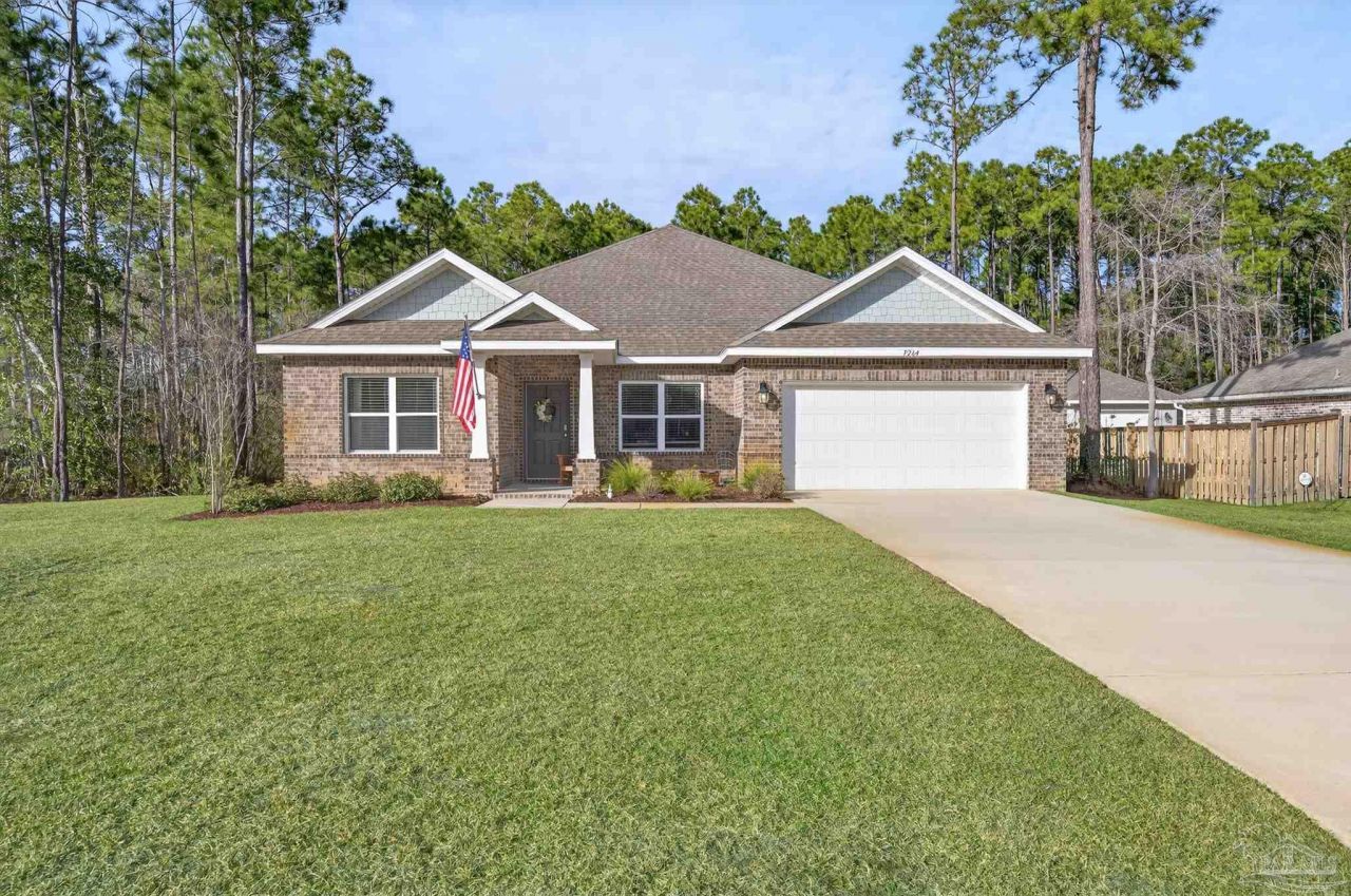 7264 Riverview St, Navarre, FL 32566 Main Photo